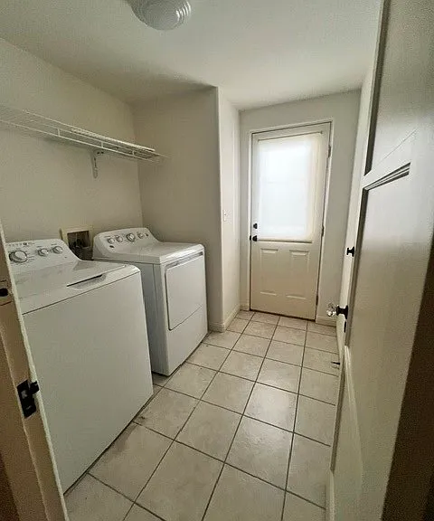 3220 E 2nd St #B — Photo 9