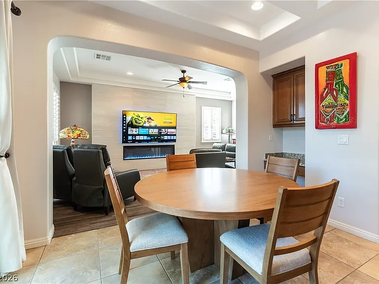 1041 Baronet Dr — Photo 10