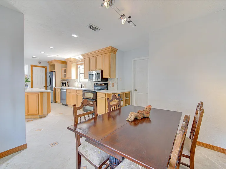 14214 Woodnook Dr — Photo 8