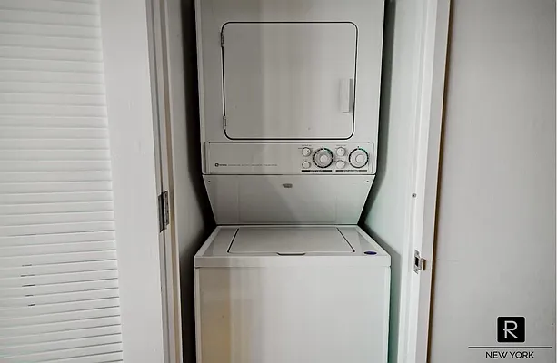 Sold by R New York | media 16