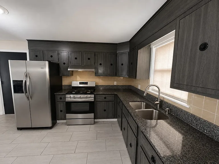 128 Marston St #3 — Photo 4