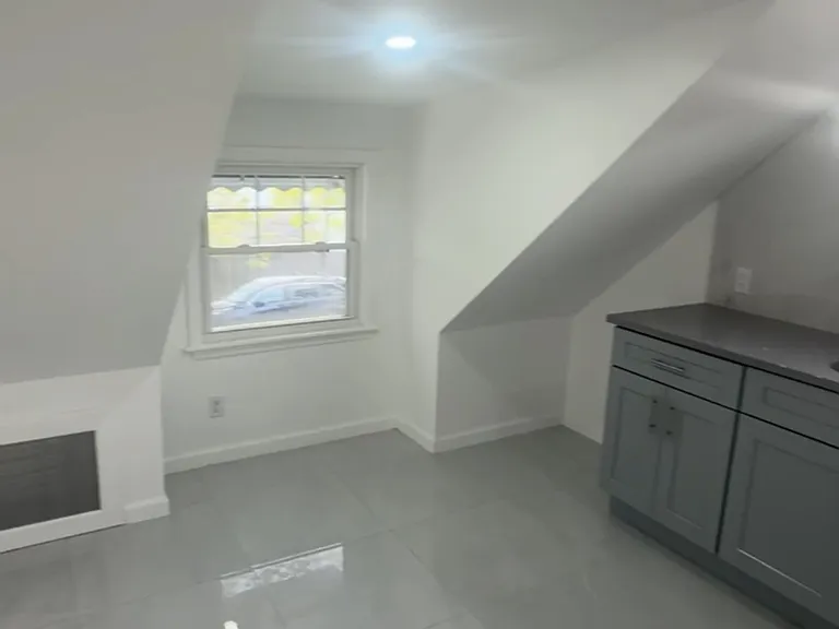 Lithonia Ave — Photo 2