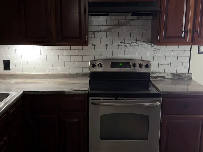 10 Marilyn Ln — Photo 3