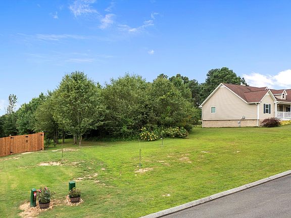 3rd image of 16 Cheshire Crossing Dr Lot 16