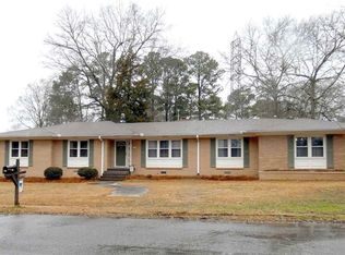 100 Pinehurst Dr, Clinton, SC 29325