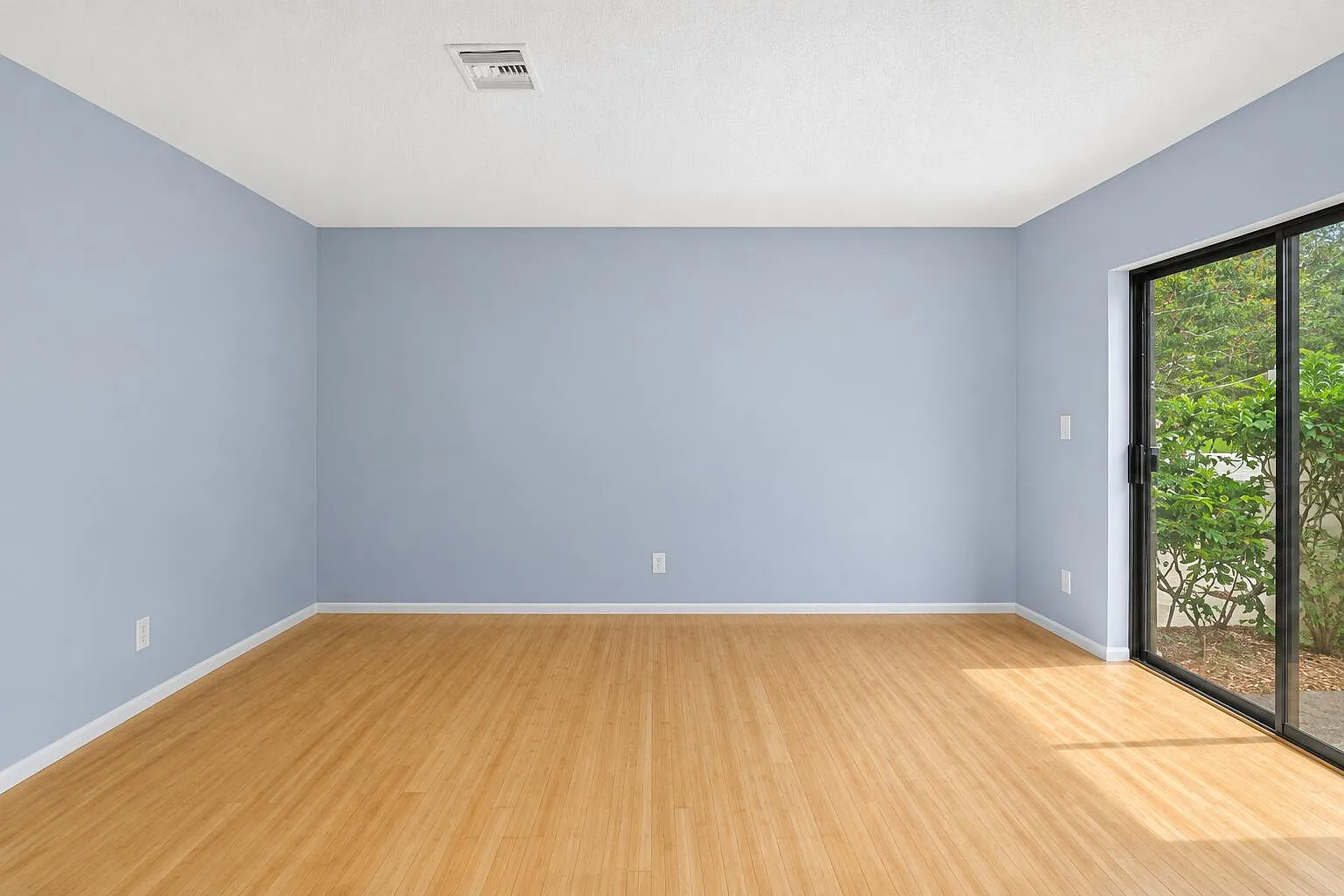 2 bed, 2.0 bath, 1354 sqft, $3,000 — Photo 4