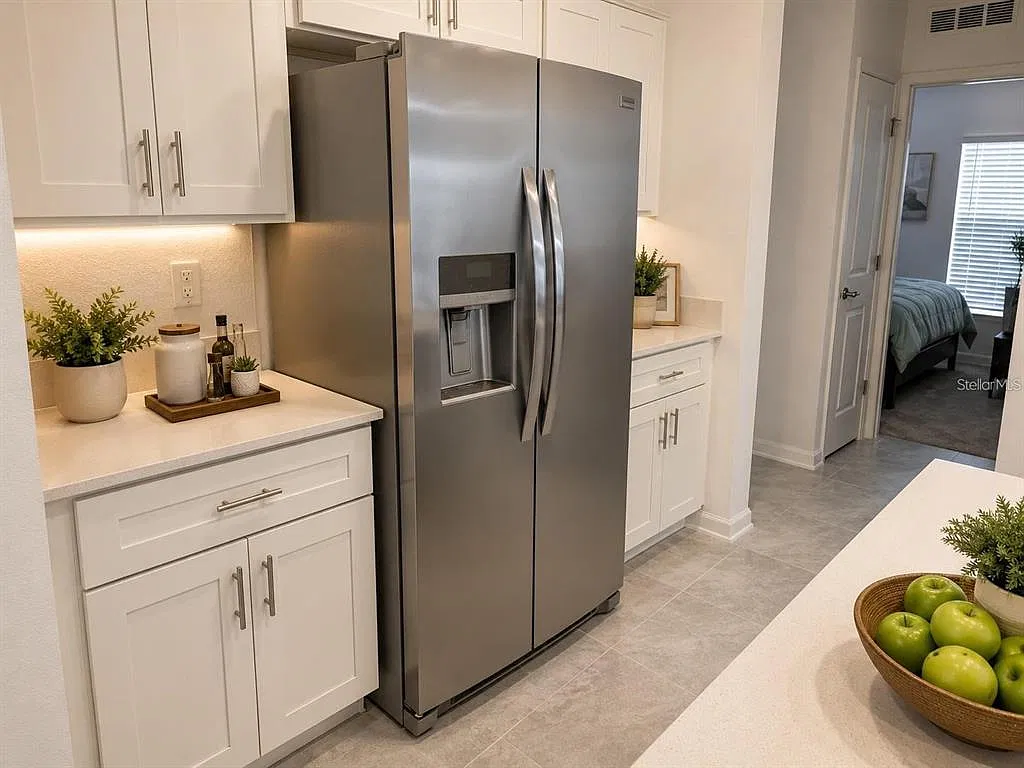 3 bed, 2.0 bath, 1451 sqft, $2,600 — Photo 3