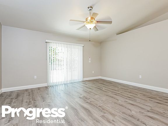 4th image of 4207 Mendenwood Ln