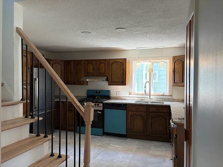 45 Tunxis St — Photo 35
