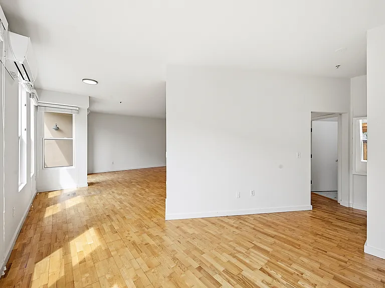2422 Tremont Pl #103 — Photo 12