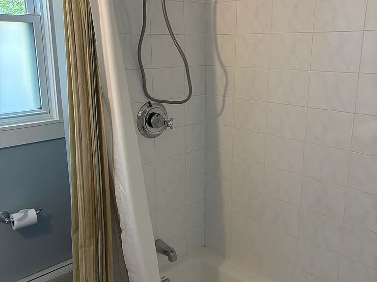 20 Glen Ave — Photo 49