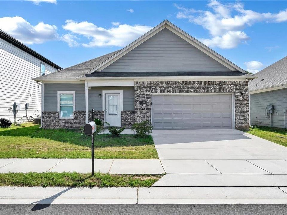 1st image of 2136 Sullivan Dr