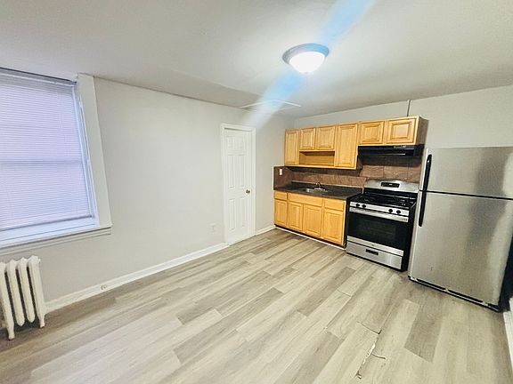 2nd image of 632 Bergen Ave #B6e
