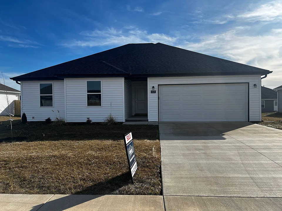 2436 E Spaniel St