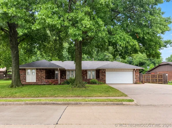 4600 Rolling Hills Dr, Bartlesville, OK 74006