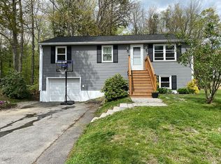 9 Barbara St, Springvale, ME 04083