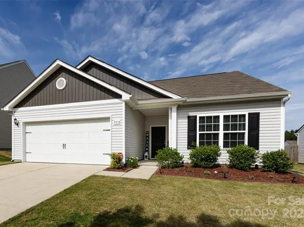 7315 Amberly Hills Rd, Charlotte, NC 28215