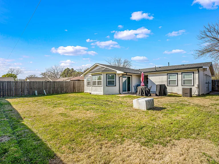6918 SW Forest Ave — Photo 5