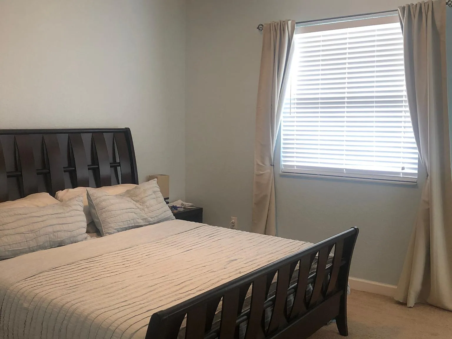 3 bed, 2.5 bath, 1600 sqft, $2,500 — Photo 2