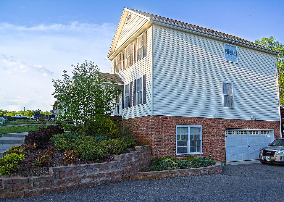 2nd image of 67 Spring Oaks Dr