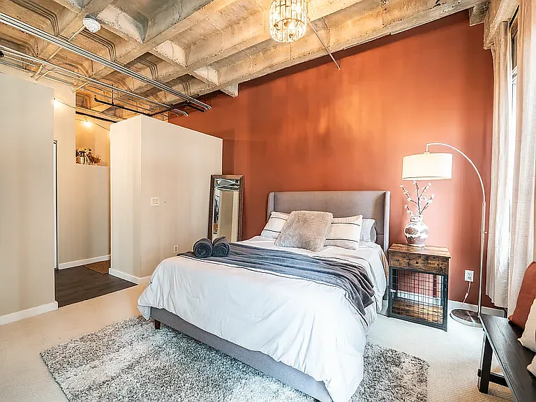 114 W Adams St #503 — Photo 2