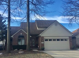1730 Castlewood Dr, Madison Heights, MI