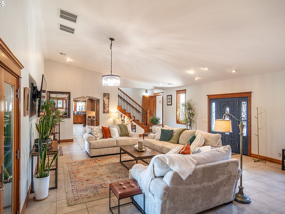315 Evelyn St, Roseburg, OR 97471 | Zillow