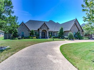 1041 Falcon Creek Dr, Kennedale, TX 76060