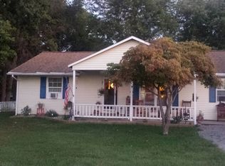 8626 E Jackson Street Rd, Du Quoin, IL 62832