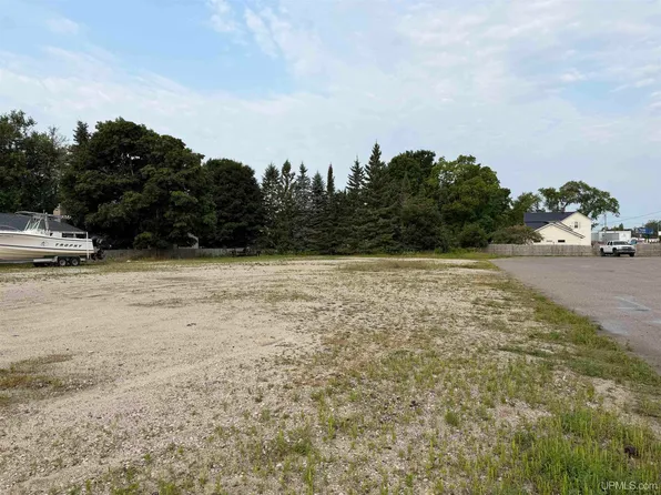 131 S Houghton Avenue Us Hwy #9384W-2, Manistique, MI 49854