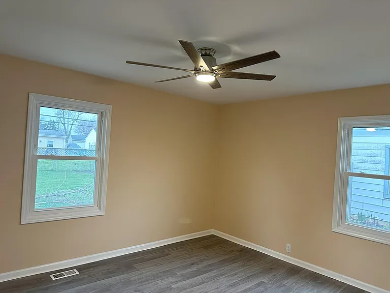508 Kenyon Ave — Photo 14