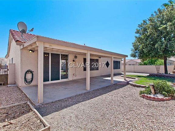 3rd image of 3527 Parada Cir