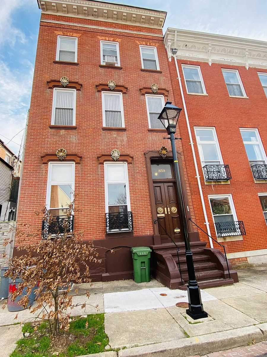 Building Photo - 859 Hollins St #2R