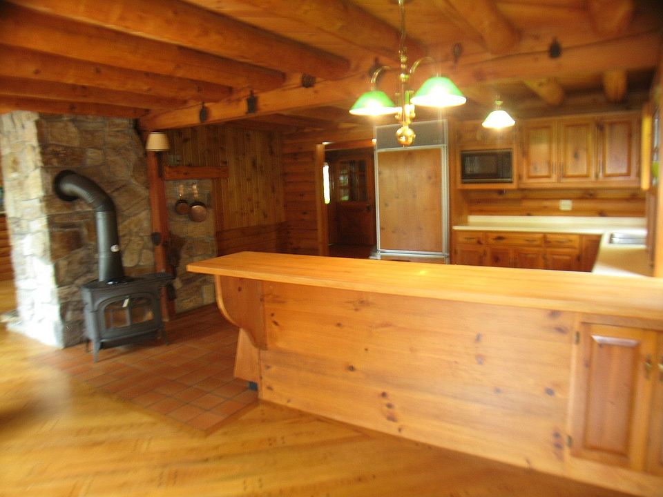 2nd image of 252 Valley Rd