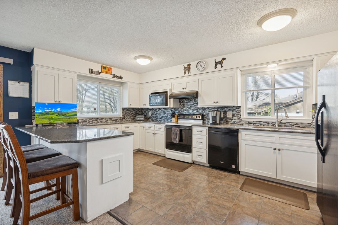 next background image