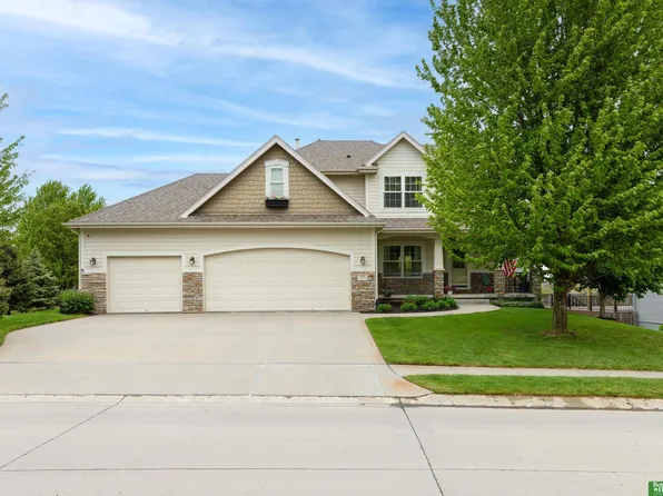 3805 S 202nd St, Omaha, NE 68130