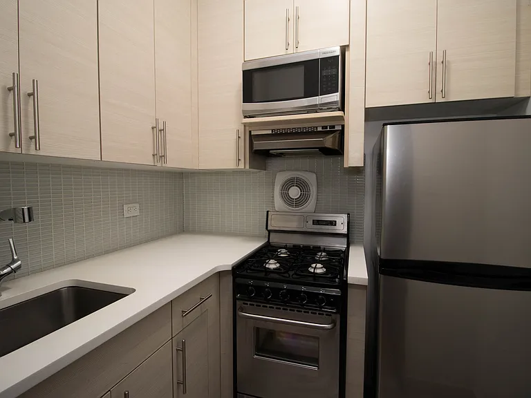 4 Park Ave #5F — Photo 3