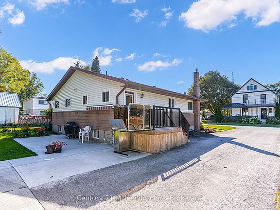 4th image of 499 Tyson St