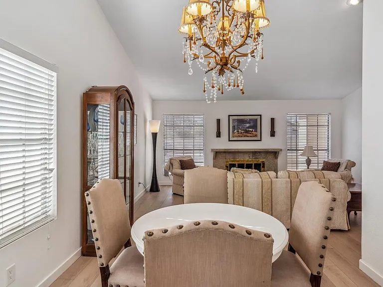 1739 N Palm Dr — Photo 12