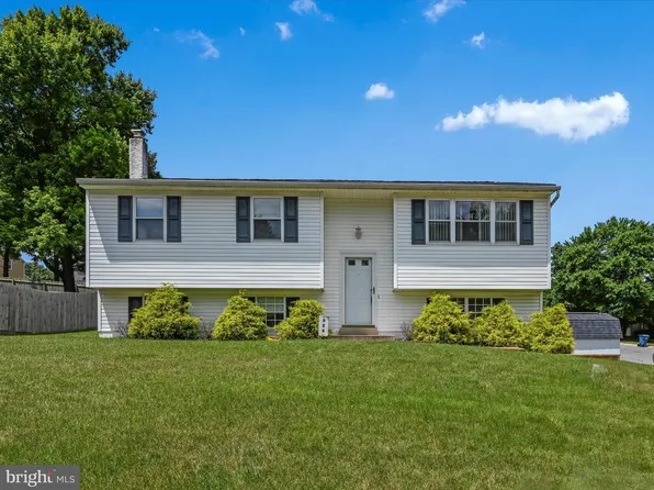 924 Center St, Mount Joy, PA 17552