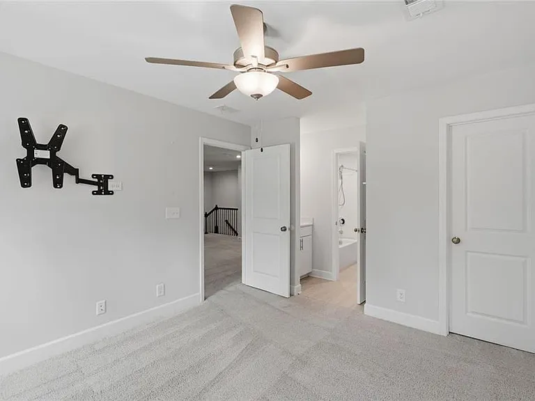 6168 Collins Rd — Photo 18