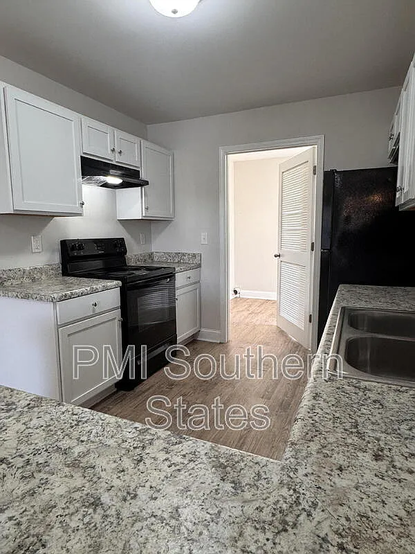 Building Photo - 204 Walnut Hill Dr #B