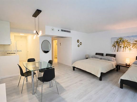 3rd image of 100 Lincoln Rd #430