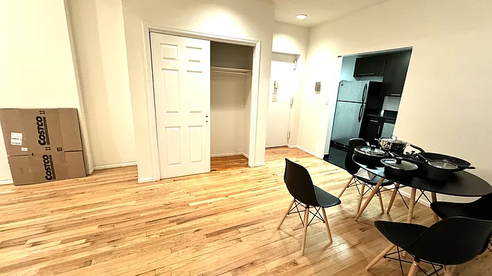 Rented by HOLTON REAL ESTATE INC. | media 2