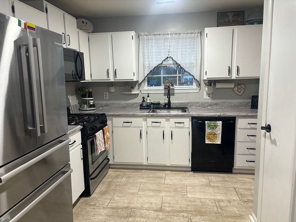 2nd image of 12 Wanda Ct