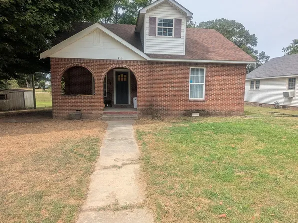 416 N McCombs St, Martin, TN 38237