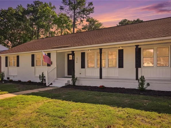 976 Edwin Dr, Virginia Beach, VA 23464