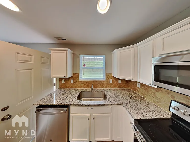 6108 Fazenda Dr — Photo 8