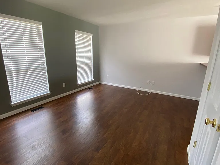 871 Hyde Dr — Photo 8