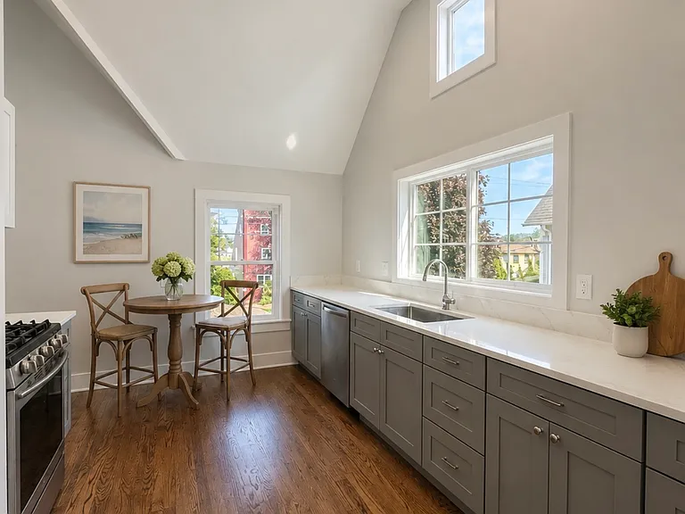 276 Harbor St #2 — Photo 9